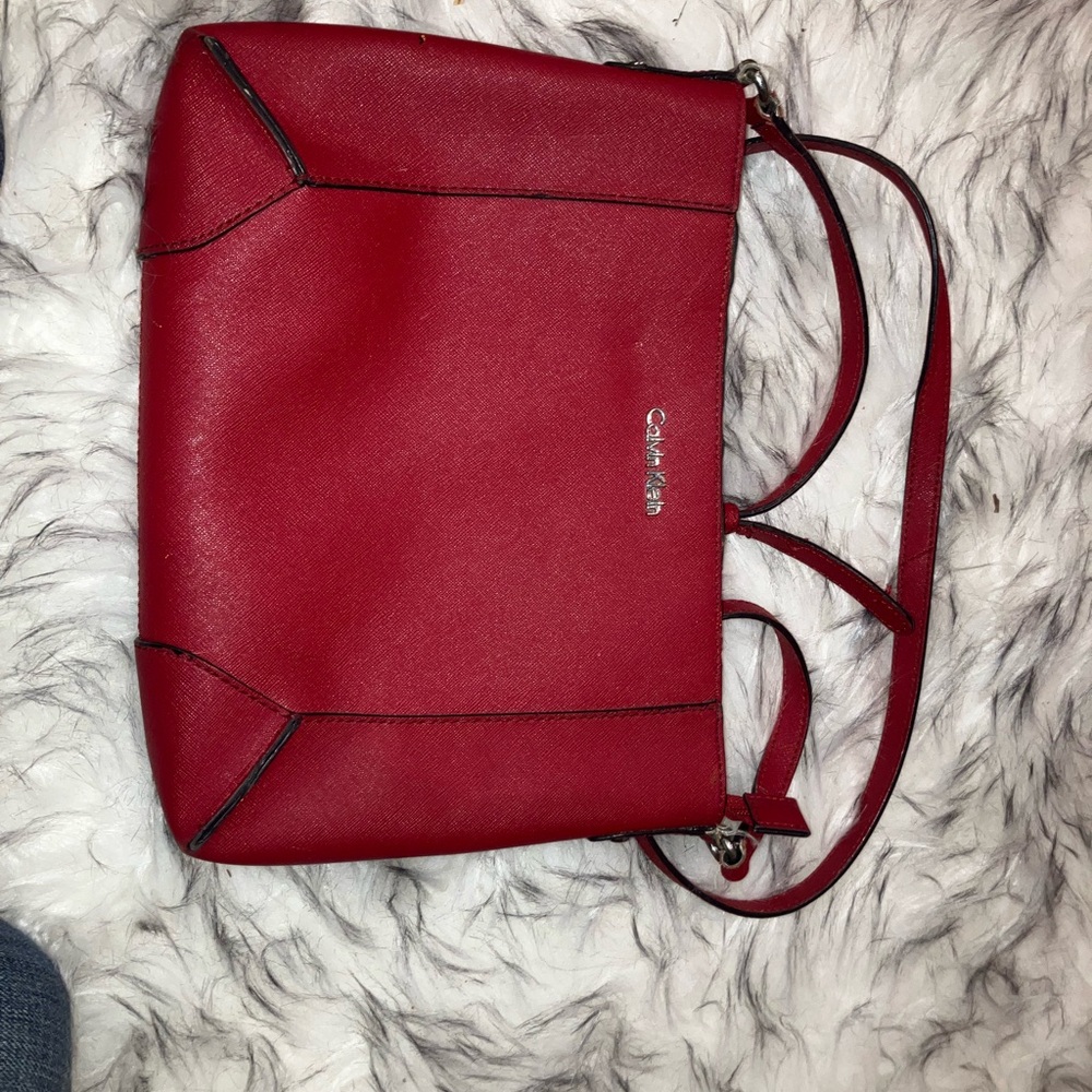 Calvin Klein Red Shoulder Bag with Geometric Design